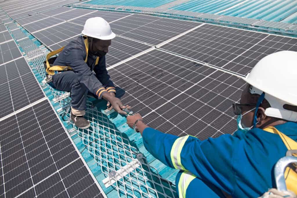 ecoligo erhält 5-Millionen-Investment von Oikocredit zur Förderung von Solarenergie in Afrika
